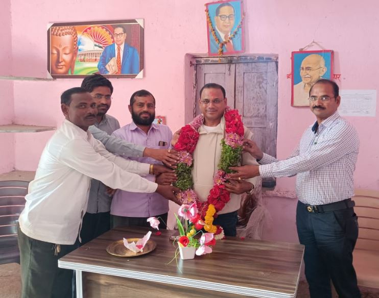 डि.आय.जी मंचक इप्पर यांचा जन्म भूमी नागझरी येथे सत्कार