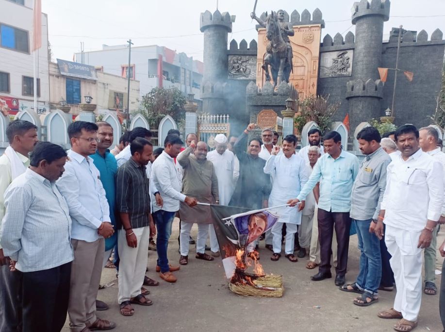 भाजपच्या वतीने पाकीस्तानच्या परराष्ट्रमंत्र्याचा अहमदपुरात निषेध