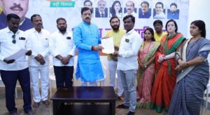 रेणापूर शहरासह विविध पदाधिकाऱ्यांना आ. कराड यांच्या हस्ते नियुक्ती पत्राचे वाटप