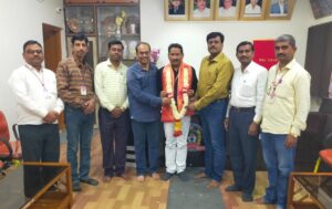 महात्मा फुले महाविद्यालयात प्राचार्य डॉ. वसंत बिरादार व डॉ. सतीश ससाणे यांचा सत्कार