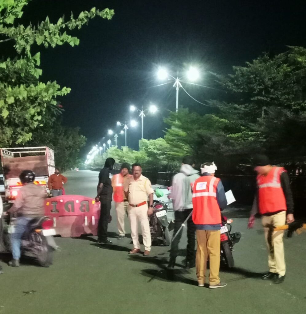 गुन्हेगारीवर आळा घालण्यासाठी पोलिसांनी मध्यरात्री राबविले कोंबिग ऑपरेशन