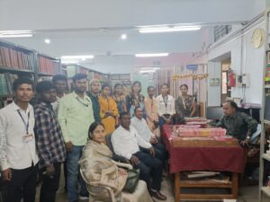 हावगीस्वामीच्या इंग्रजी विभागातील विद्यार्थ्यांनी घेतली ग्रंथालय व ग्रंथांची माहिती