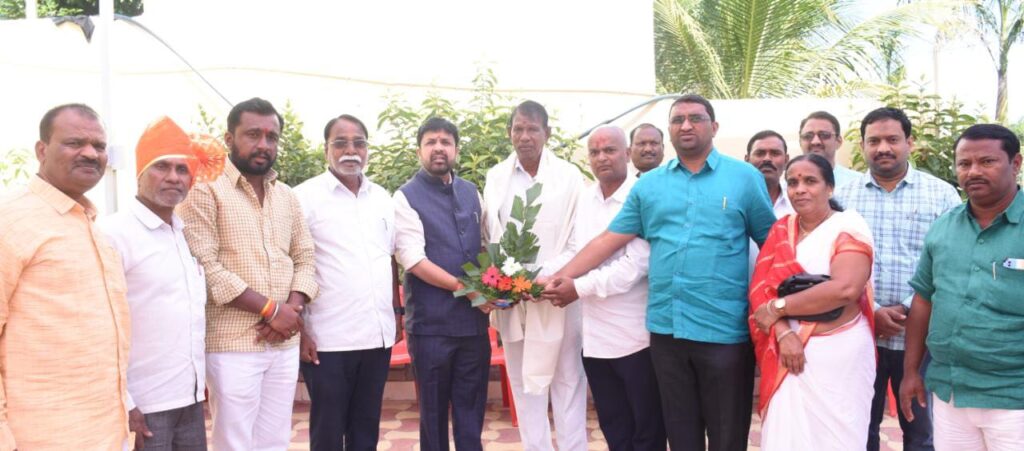 आमदार संजय बनसोडे यांच्याकडून चिमाचीवाडी ग्राम पंचायतीला दहा लाख रुपयाचा निधी जाहीर