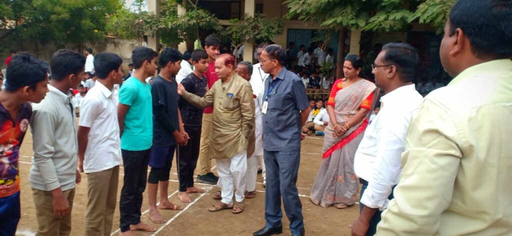 शास्त्री विद्यालयात स्नेहसंमेलनाचे उद्घाटन संपन्न