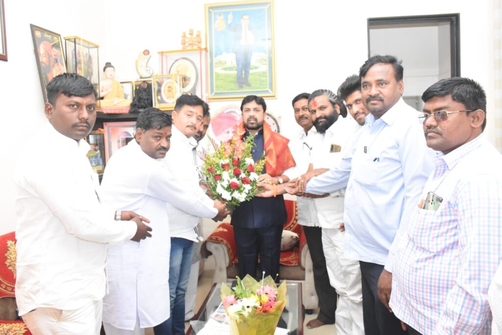 आमदार संजय बनसोडे बळीराजांचा जाणता नेता - चंद्रशेखर पाटील अतनुरकर