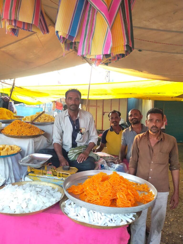 हॉटेल हमारी 'खेती' है… इस पर ही हमारा 'घर' चलता हैं…!