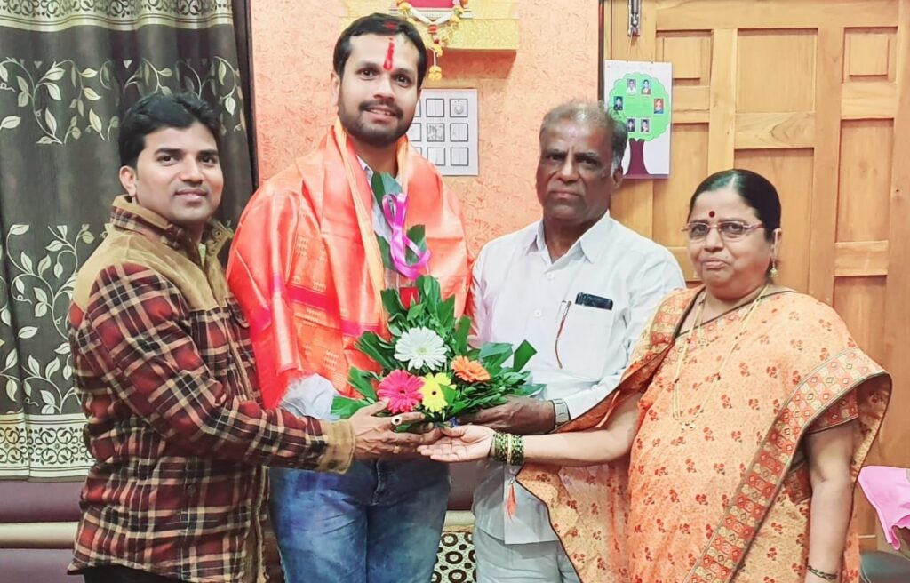 नांदेड येथील डॉ.ऋषिकेश माहेश्वरी यांचा इच्छापूर्ती कोचिंग क्लासेसच्या वतीने सत्कार संपन्न