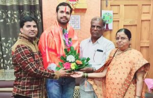 नांदेड येथील डॉ.ऋषिकेश माहेश्वरी यांचा इच्छापूर्ती कोचिंग क्लासेसच्या वतीने सत्कार संपन्न