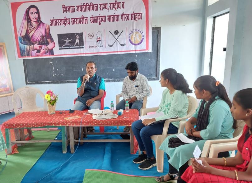 जयहिंद प्रयाग प्राथमिक विद्यालय व अहिल्यादेवी होळकर माध्यमिक विद्यालयात मराठी भाषा संवर्धन पंधरवाडा साजरा