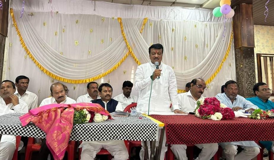 मराठवाडा शिक्षक मतदारसंघाचे उमेदवार प्रा. किरण पाटील यांच्या प्रचारार्थ अहमदपूरात बैठक संपन्न