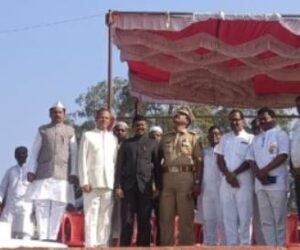 शासकीय ध्वजारोहणाचा सोहळा उत्साहात साजरा