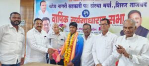 कांस्यपदक विजेता आदित्य भरडे या खेळूडाचा आ. बाबासाहेब पाटील यांच्या हस्ते सत्कार