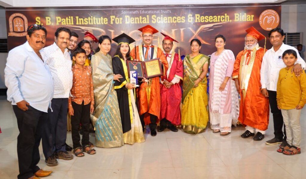 डॉ. वैष्णवी गजानन भुसारे यांना डेंटल पदवी प्रधान