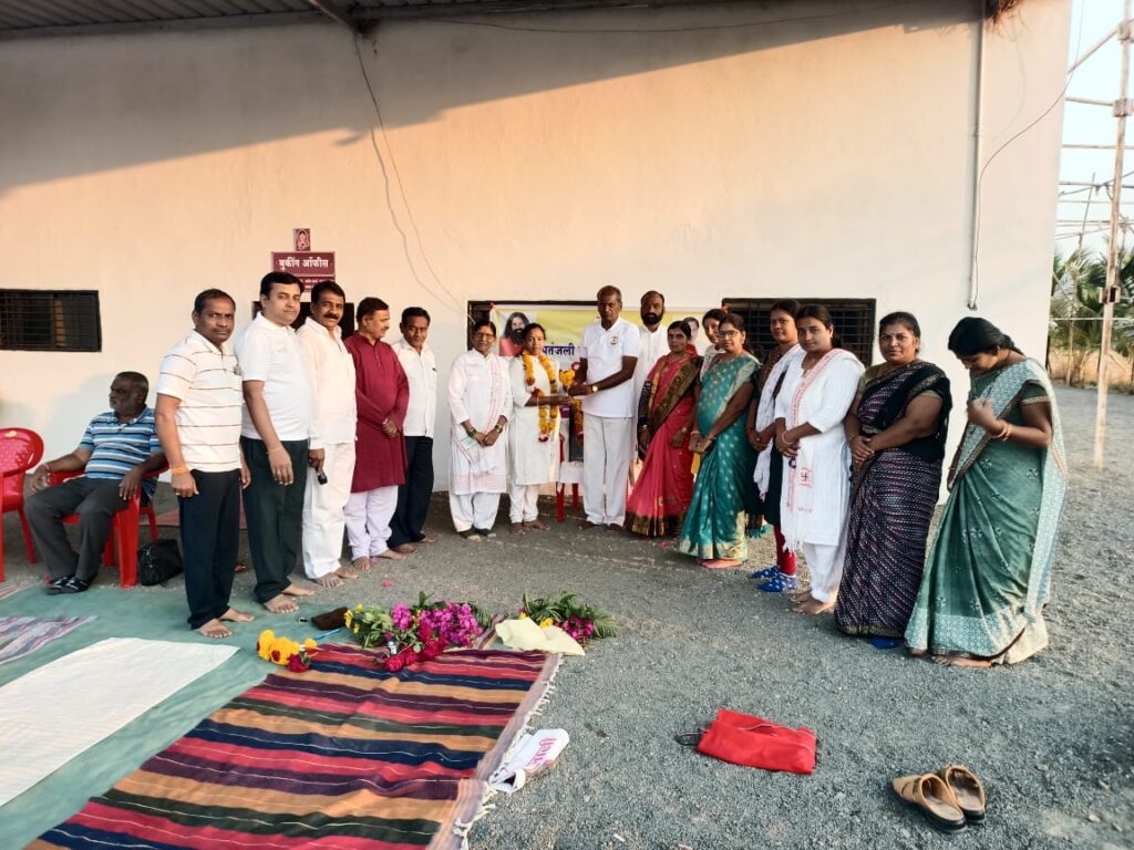 पतंजली योग समिती विद्यमाने भाग्यलक्ष्मी मंगल कार्यालयाच्या प्रांगणामध्ये योगा वर्गाचे उद्घाटन