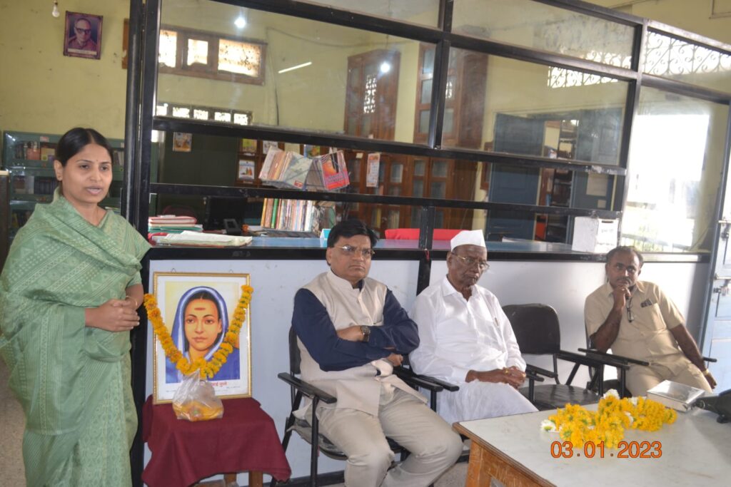 सावित्रीबाई दीन दुबळ्यांच्या आई होत्या - प्रा.ज्योती संपाळे