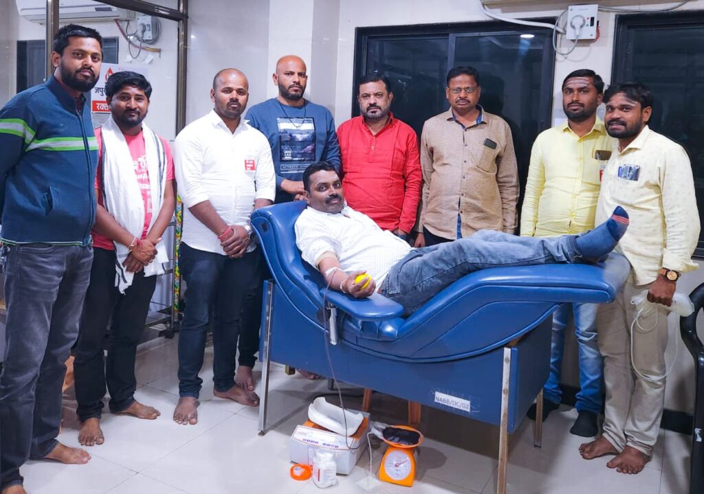 नवीन वर्षाच्या स्वागताची उदगीर करांची अनोखी यशोगाथा, पन्नास युवकांचे रक्तदान