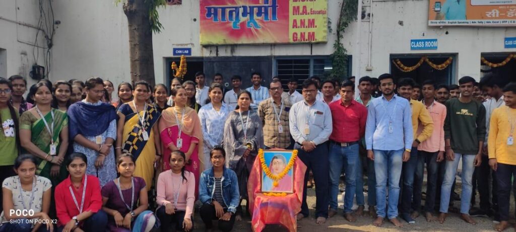 साविञीबाई फुले यांच्यामुळेच आजच्या स्ञीयांचा गौरव - प्राचार्य उषा कुलकर्णी