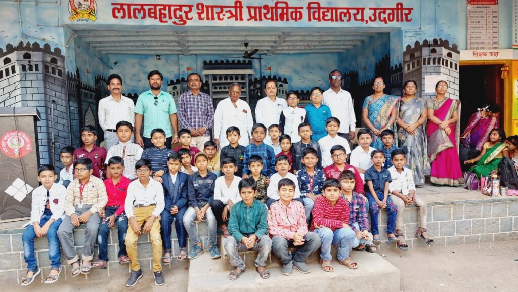 शास्त्री शाळेत वार्षिक स्नेहसंमेलनाचे उद्घाटन व स्वयंशासन दिन साजरा