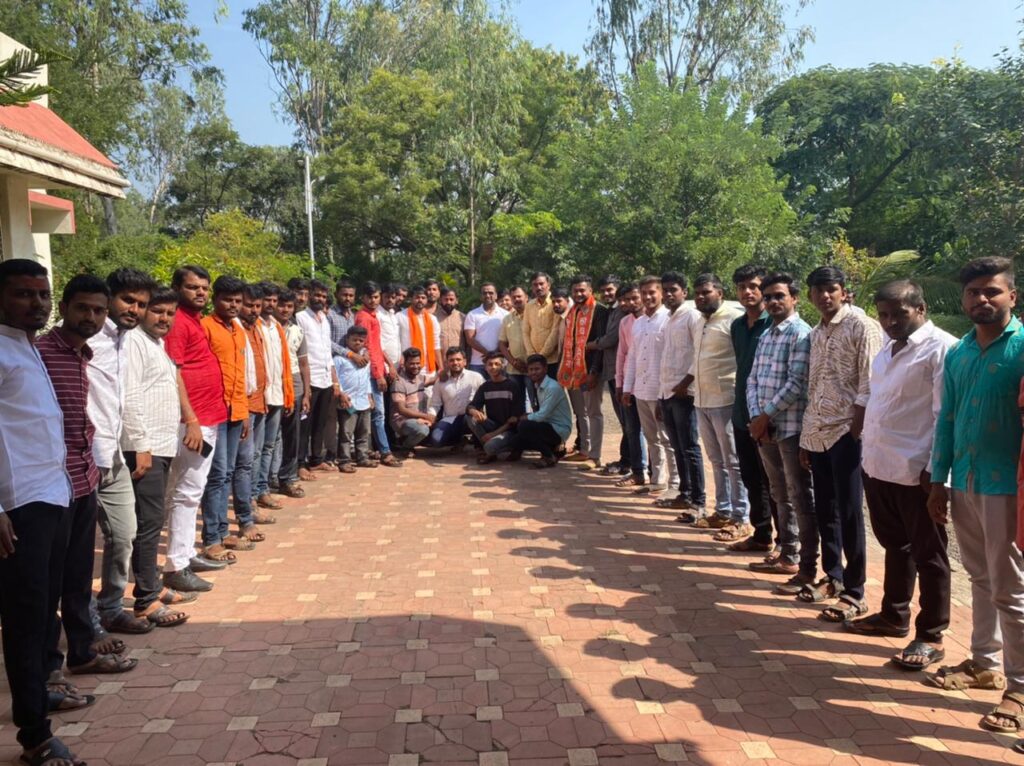 दिनेश जावळे यांच्या नेतृत्वाखाली जिल्हाभर युवा सेनेच्या बैठका उत्साहात संपन्न