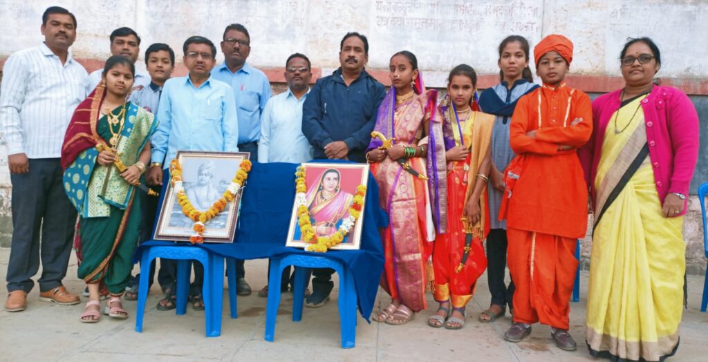 राजमाता जिजाऊ व स्वामी विवेकानंद जयंती श्यामलाल हायस्कूल मध्ये उत्साहात साजरी