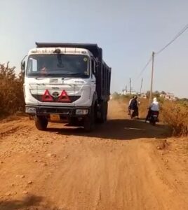 कोराळी जाणारे किंवा कोराळी मार्गे कर्नाटकात जाणाऱ्यांनी डोळ्याला चष्मा आणि चेहऱ्याला रुमाल घेऊन जावे
