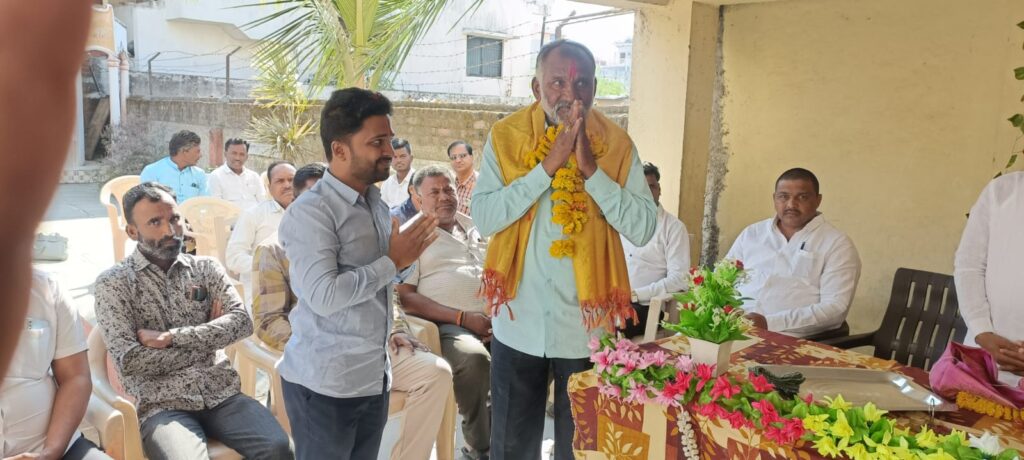 अक्षरनंदन मराठी शाळेत मलकापूर ग्रामपंचायत सरपंच, उपसरपंच व सदस्यांचा सत्कार