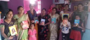 हळदी कुंकवाच्या कार्यक्रमात वाणाच्या ऐवजी महामानवांच्या ग्रंथांची भेट
