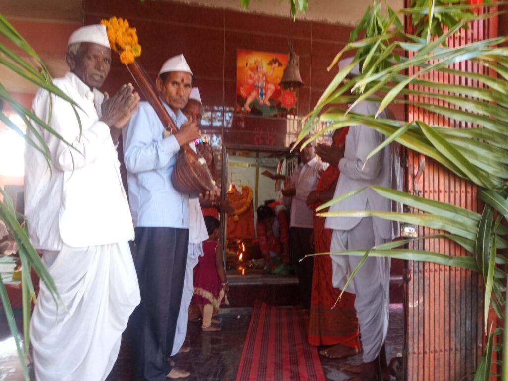 देवणी खुर्द येथे अखंड हरिनाम सप्ताह निमित्त स्वच्छता मोहीम