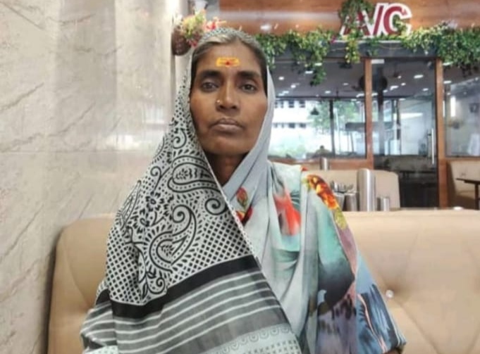 जिवंत आईला समाज माध्यमावर वाहतो श्रद्धांजली !!<br>विकृतबुद्धी उडवतो पोलिसांचीच खिल्ली !!!