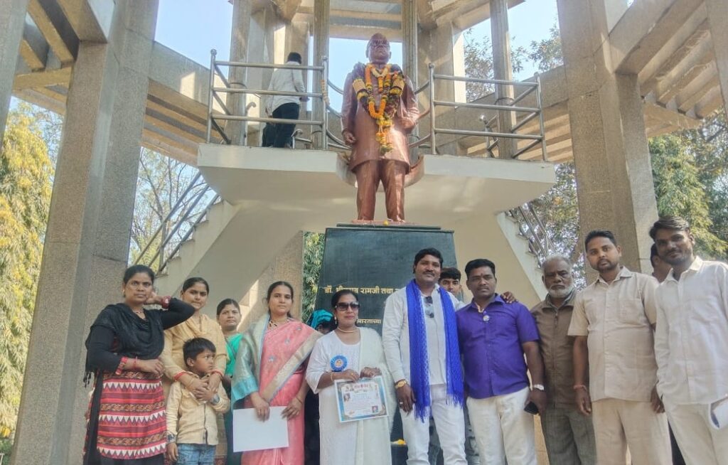 दलित पॅंथर च्या वतीने ५०० शूरवीरांना मानवंदन