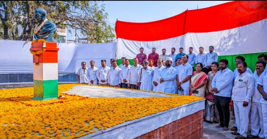 महात्मा गांधी यांच्या पुण्यतिथी निमित्त भजन, गायनाने आदरांजली चा प्रयास.
