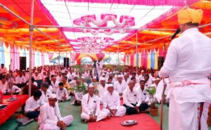 केंद्रेवाडीत मातापित्यांचा पुत्रांकडून सन्मान