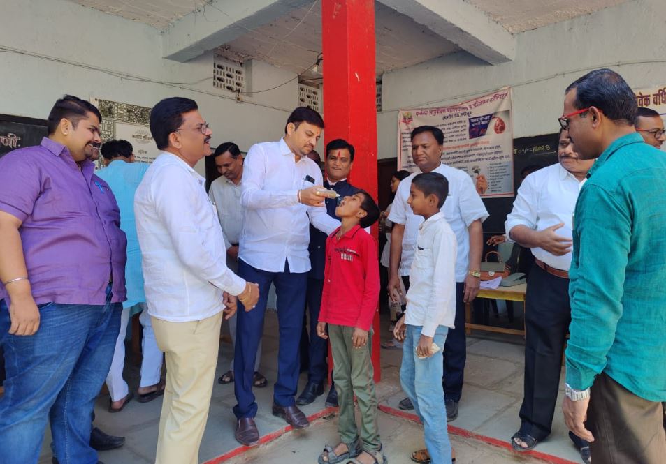 विवेक वर्धिनी विद्यालय येथे जागतिक कर्करोग दिन व सुवर्ण प्राशन शिबीर