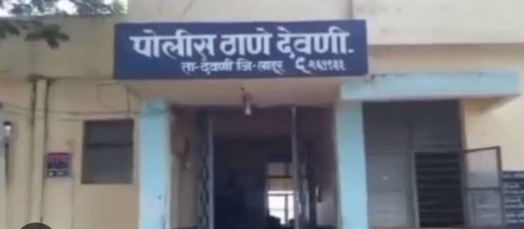 पोलीस ठाणे आवारात मद्यधुंद मद्यापीचा आरडाओरड; एकाविरुध्द गुन्हा दाखल