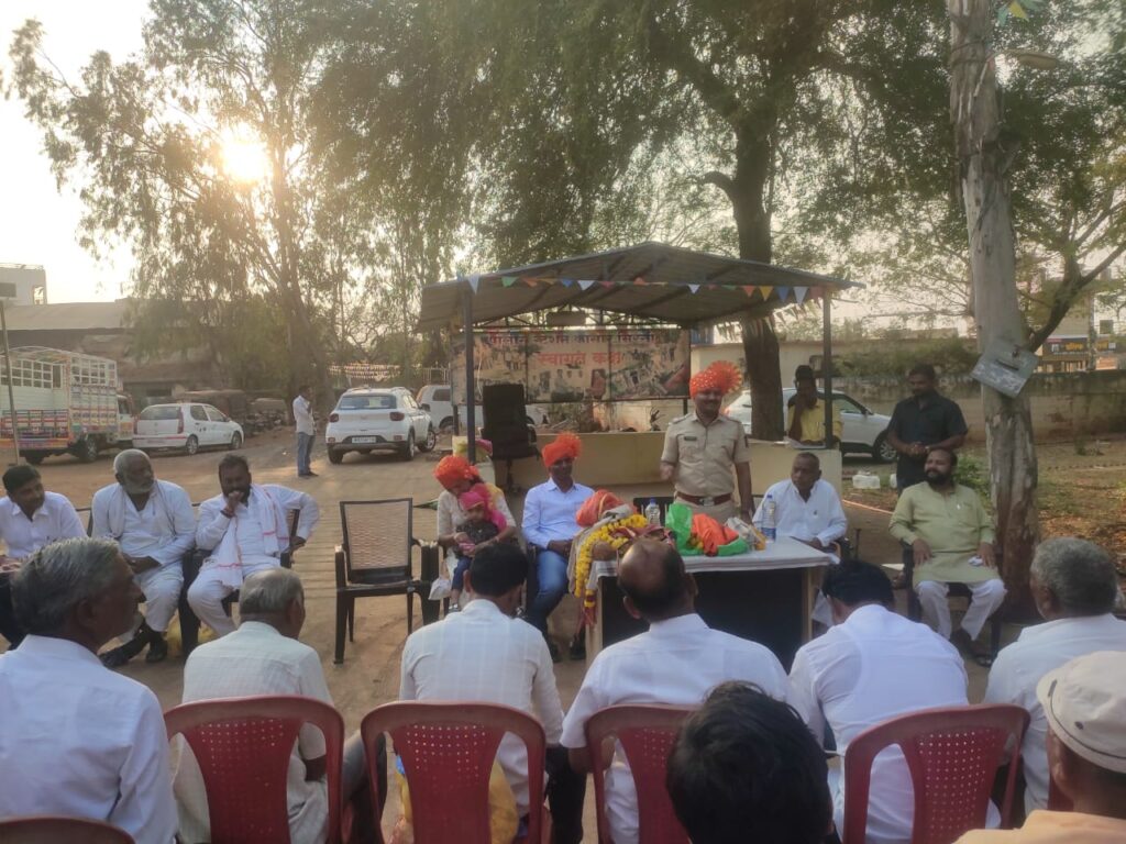 पोलीस निरीक्षक रेवनाथ डमाळे यांना निरोप तर रियाज शेख यांचा स्वागत सभारंभ