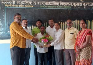 सरस्वती विद्यालयात स्वच्छता दूत सेवक संदिपान हंकारले यांचा भव्य सत्कार संपन्न