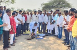 १ किलोमीटरच्या पाणंद रस्ता कामाचे भूमिपूजन! आमदार बाबासाहेब पाटील साहेब यांच्या हस्ते संपन्न