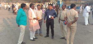 लोकप्रतिनिधी, शासन, प्रशासनाच्या दुर्लक्षामुळे बस स्थानकावर प्रवाशांची गैरसोय - रोडगे