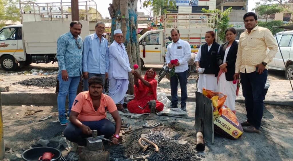 प्रभुराज प्रतिष्ठाण,लातूरच्या वतीने जागतिक महिला दिन साजरा, कर्तुत्ववान महिलांचा गौरव