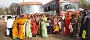 भाजपा महिला आघाडीच्या वतीने बस प्रवासात 50 टक्के सूट दिल्याबद्दल आनंद उत्सव