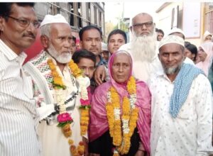 प्रथमच नऊ जन पवित्र उमरा ( हज ) साठी एकाच विमानाने मक्का मदिनाला रवाना होणार