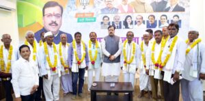 आ रमेशआप्पा कराड यांच्या हस्ते मसला सोसायटीच्या नवनिर्वाचित सदस्यांचा सत्कार
