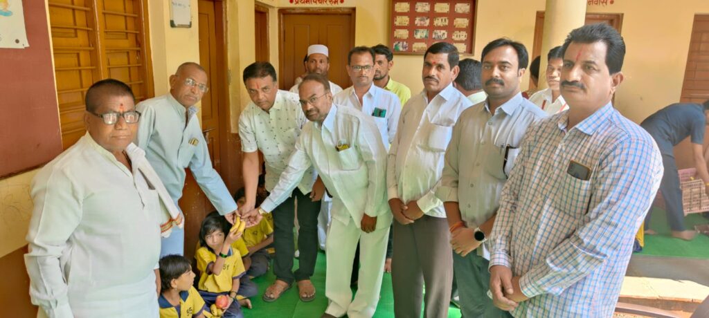 अहमदपूर येथे आ.अमित देशमुख यांचा वाढदिवस विविध उपक्रमांनी साजरा