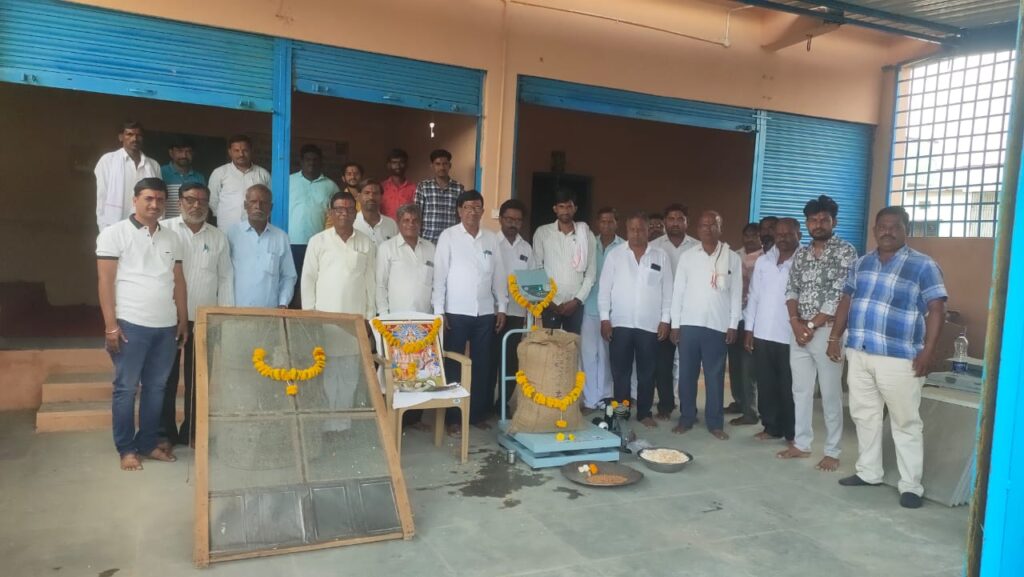 कमलनगर येथे हमीभाव (नाफेड) केंद्राकडून हरभरा केंद्रास सुरुवात