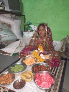 जीवनातील पहिला रोजा वयाच्या 7 व्या वर्षी पुर्ण केल्याने उल्फत शेख चे गावातील शेजाऱ्या कडुन कौतुक व अभिनंदन होत आहे