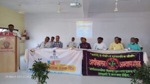 व्यापा-यांकडून होणा-या लुटीपासून ग्राहकांनी सावध राहावे - उपजिल्हाधिकारी प्रवीण फुलारी