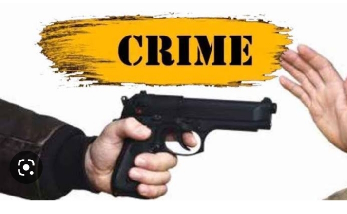बंदुकीचा धाक दाखवून दोन लाखांची खंडणी वसूल! चौघा विरुद्ध गुन्हा दाखल, पोलिसांचा वचक संपला?
