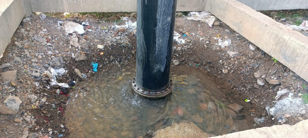 गुत्तेदाराच्या गलथान व निकृष्ट पाईपलाईन मुळे अहमदपूरकरांना महिन्याला पाणी