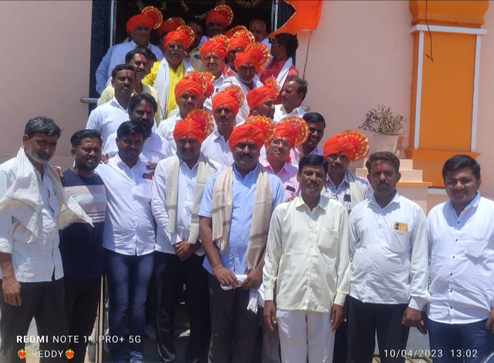 चवणहिप्परगा सोसायटीच्या चेअरमनपदी अॕड दत्ता पाटील तर व्हाईस चेअरमन पदी बालाजी गुणाले