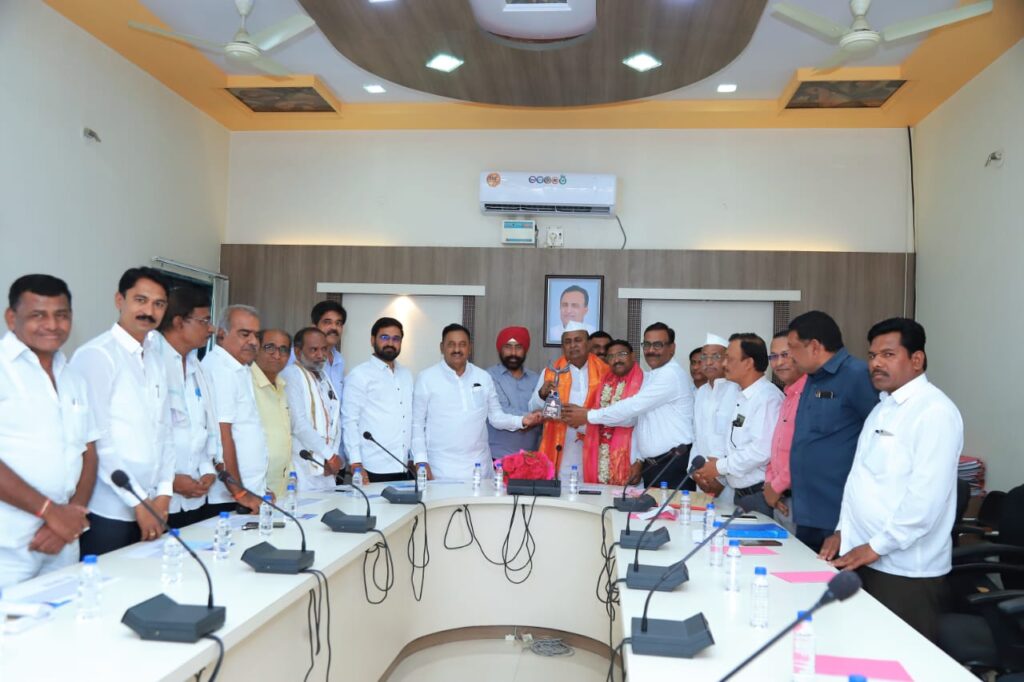 महेश अर्बन बँकेला बँको ब्लू रिबन २०२२ चा पुरस्कार